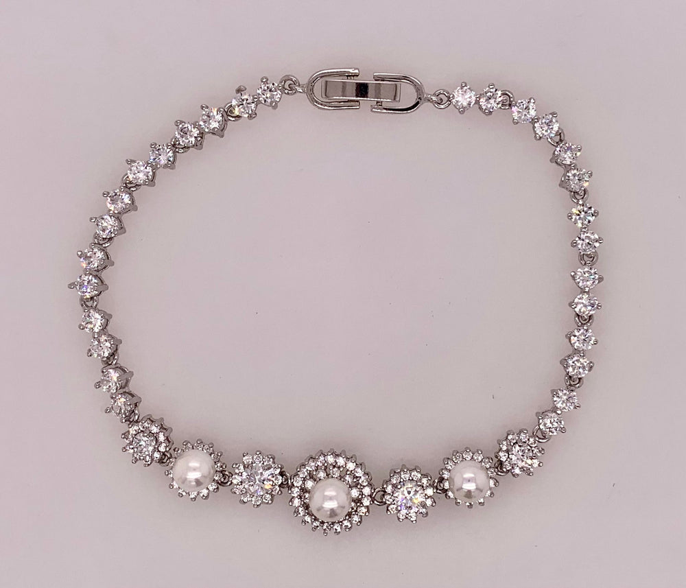 Fashion Pearl and Crystal Bracelet