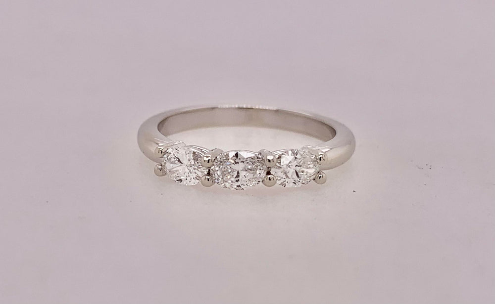 14K 3/4 Carat T.W. Oval Diamond Band