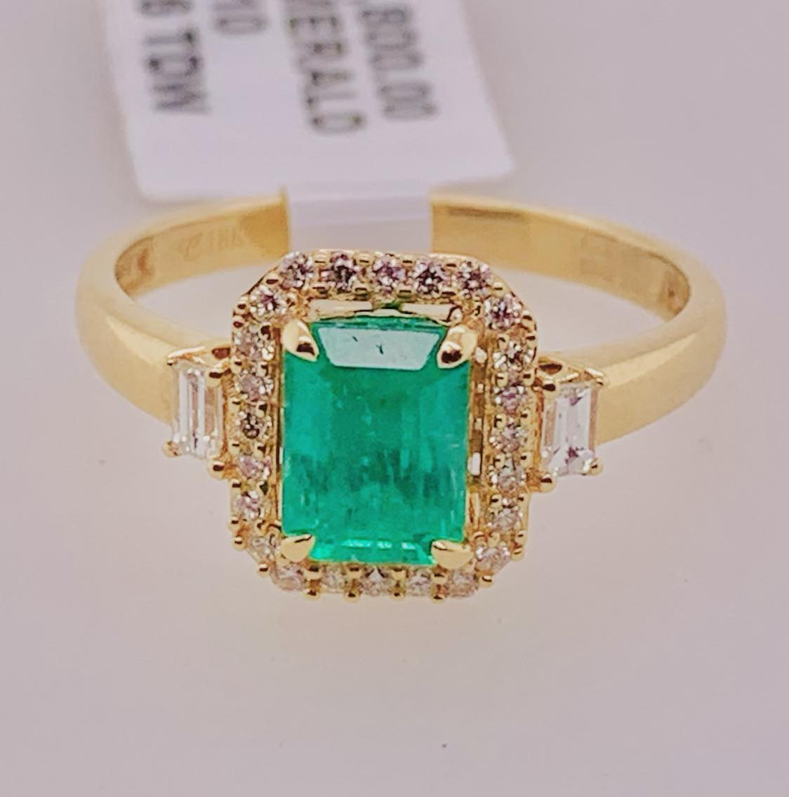 18K Emerald & Diamond Ring