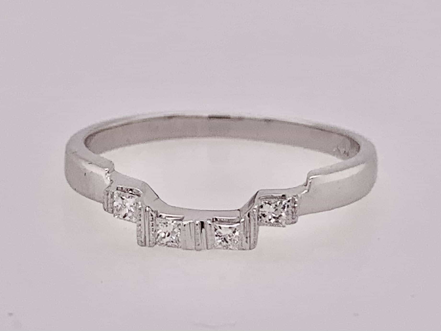 14K Diamond Curved Band