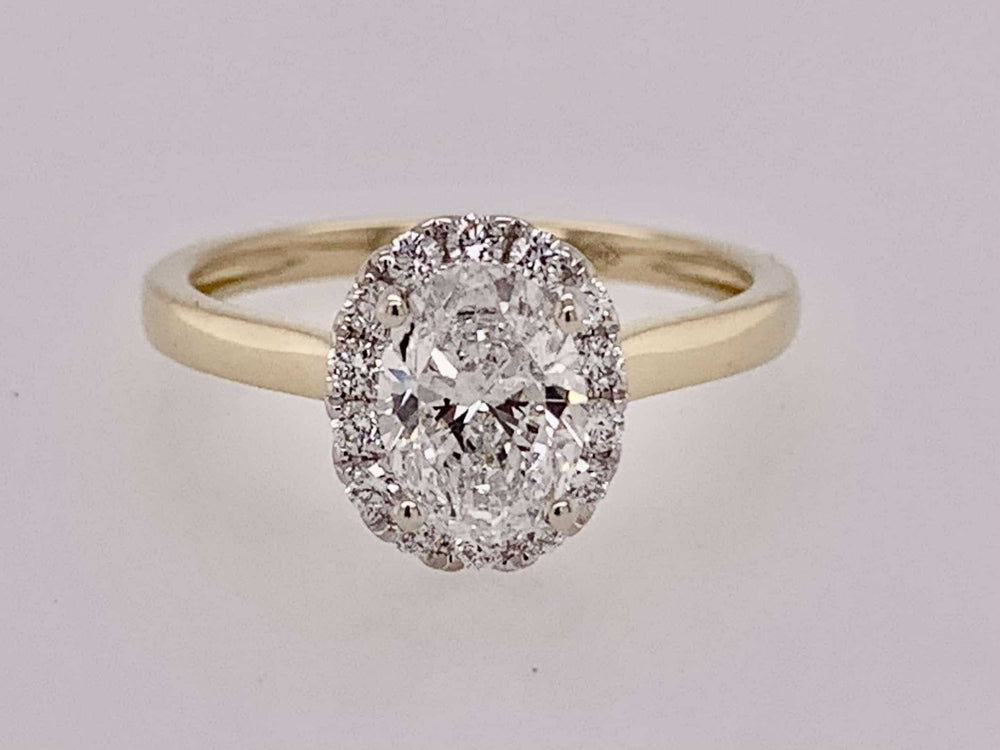 18K Oval Diamond Engagement Ring