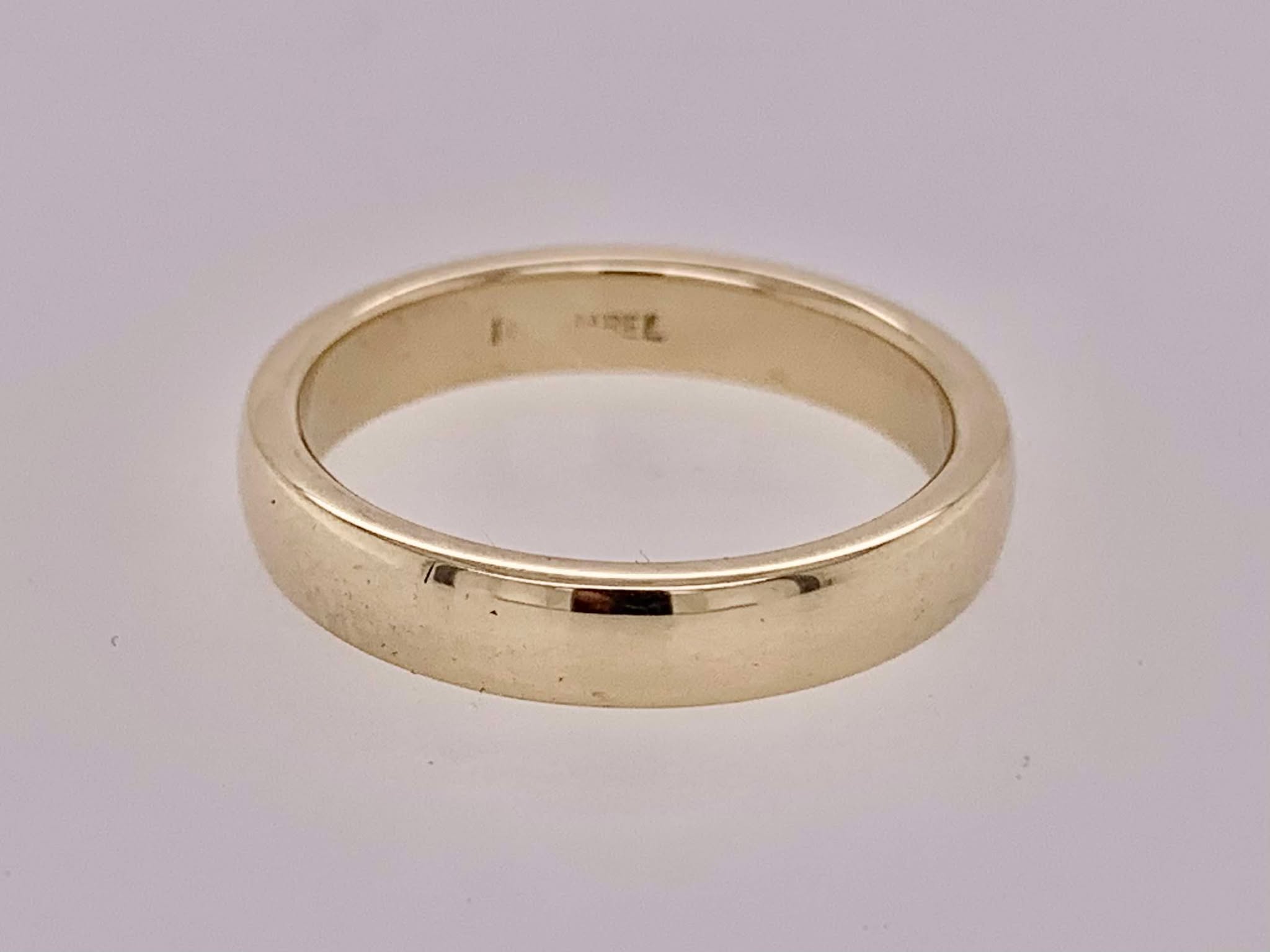 Estate 18K Yellow Gold Band