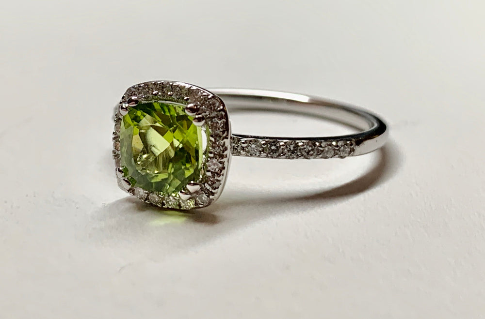 14K White Gold Peridot & Diamond Ring