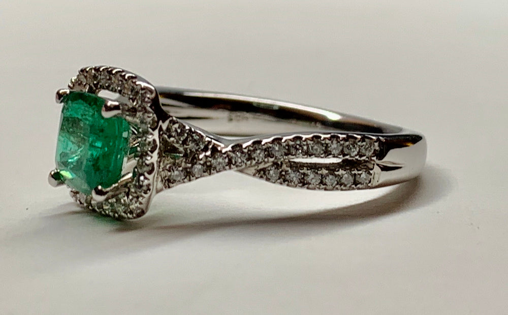 14K White Gold Emerald & Diamond Ring